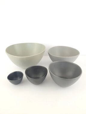CRATE & BARREL Roscoe nesting bowls (set of 5)